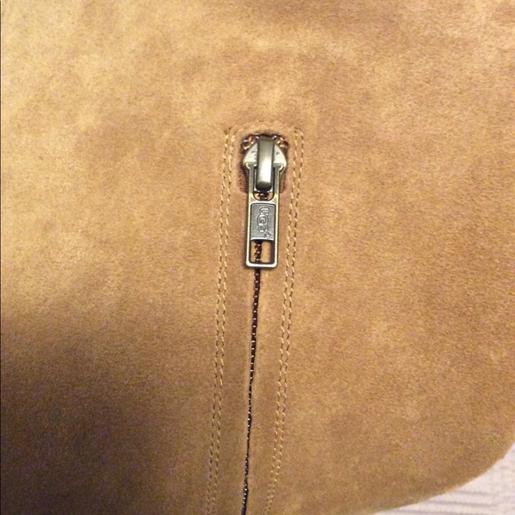 UGG Boots - Picture 5 of 5
